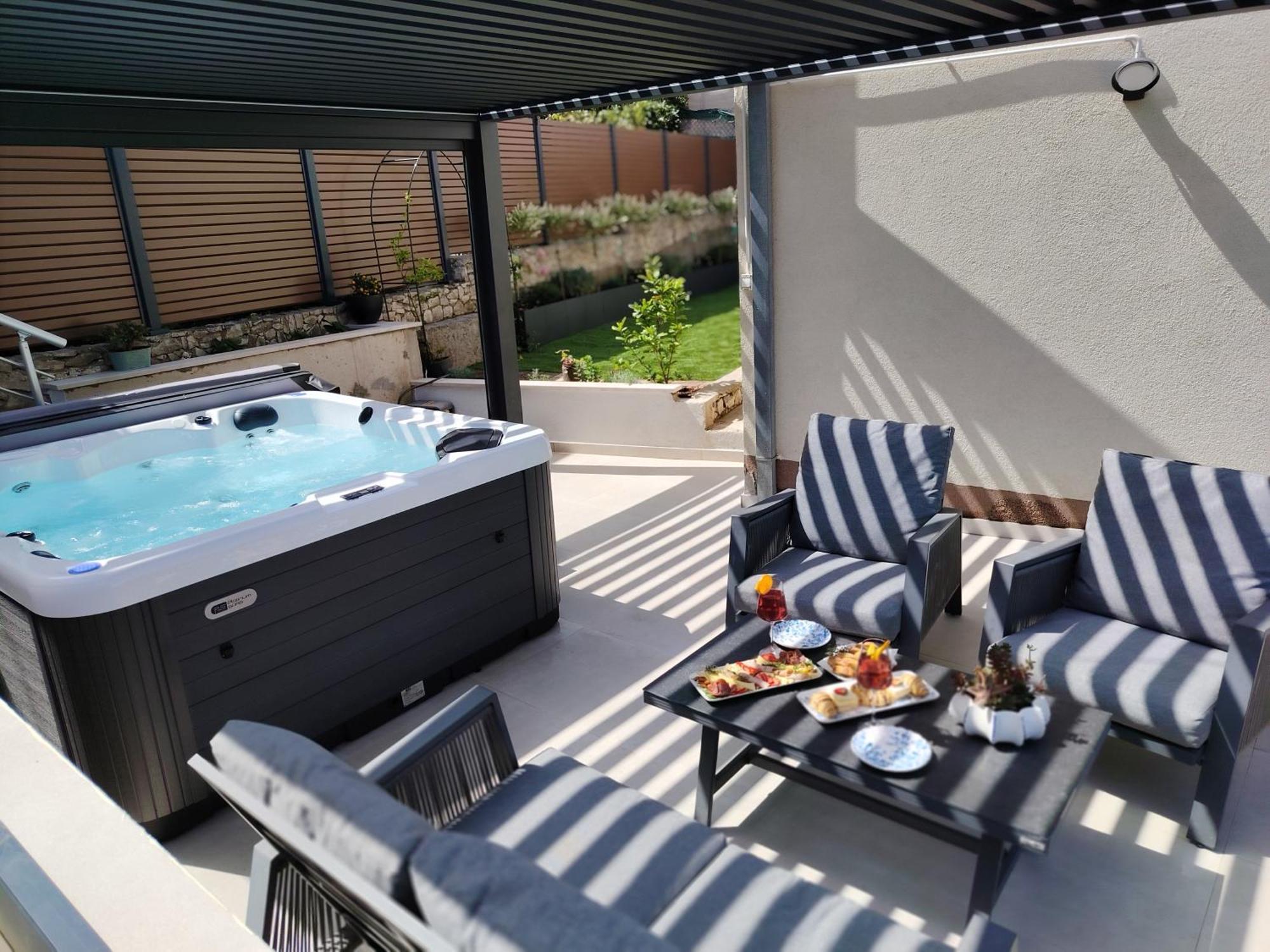 Madu --- Entire Private With Jacuzzi Villa Trogir