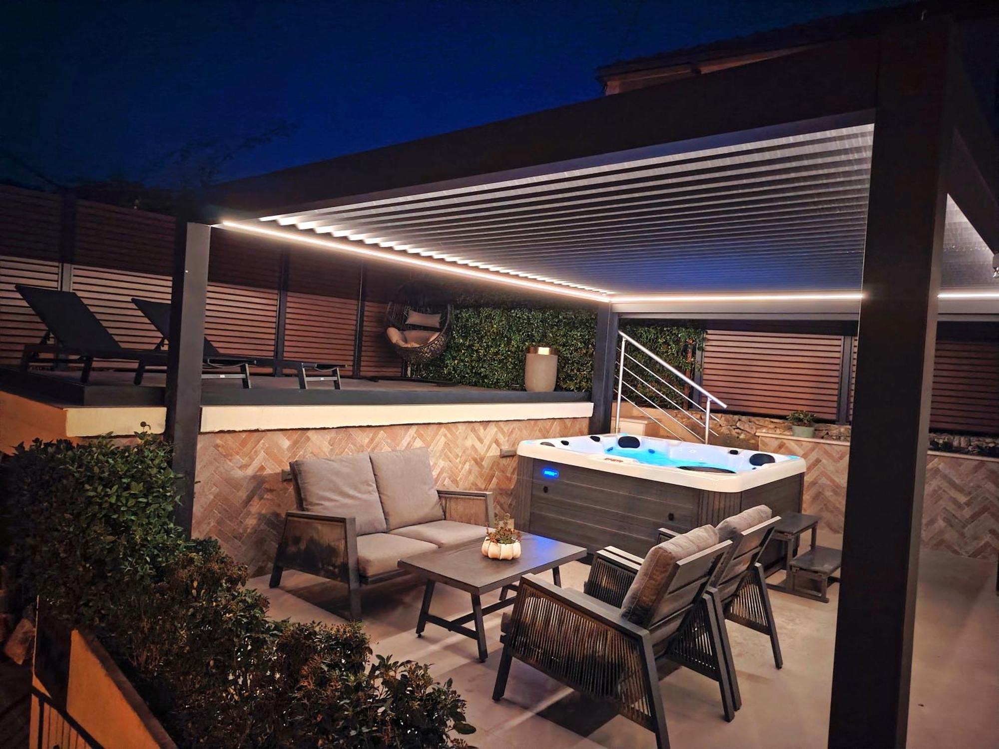 Madu --- Entire Private With Jacuzzi Villa *